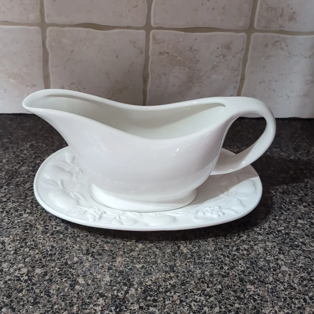 Fabulous Home 2 Piece Embossed Gravy Boat Set. Ceramic. New in Box